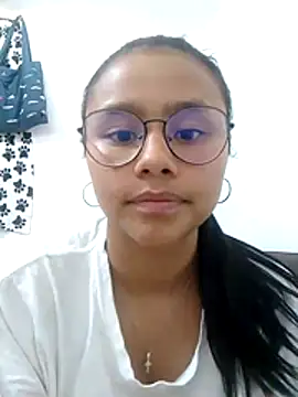 Snapshot of SofieLove_01 chatting on 03/21/26, 08:23 SofieLove 01 online show from 03/21/26, 08:23