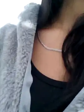 Snapshot of SofieLove_01 chatting on 03/29/26, 10:10 SofieLove 01 online show from 03/29/26, 10:10