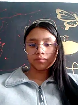 Snapshot of SofieLove_01 chatting on 04/04/26, 08:06 SofieLove 01 online show from 04/04/26, 08:06