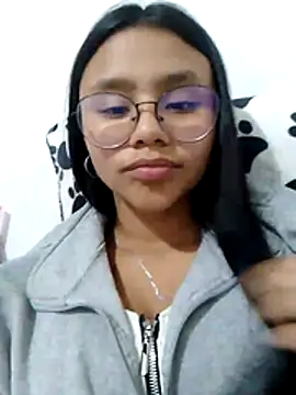 Snapshot of SofieLove_01 chatting on 04/06/26, 08:54 SofieLove 01 online show from 04/06/26, 08:54