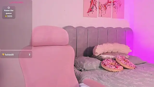 DafneVega online show from 12/04/25, 02:04