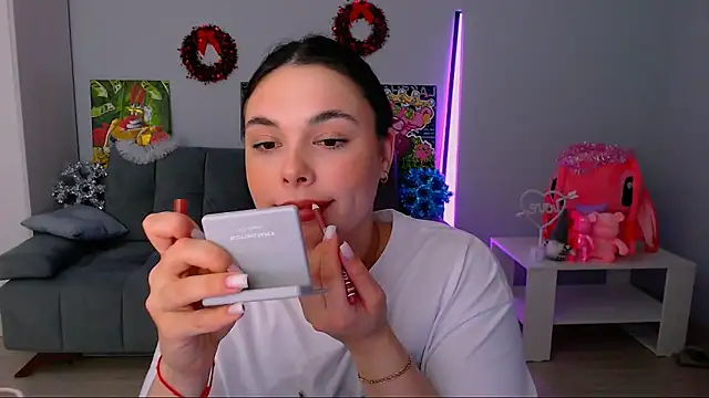 queenofthesense  online show from 12/17/25, 09:26