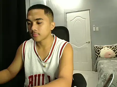 Snapshot of pinoyAdrianneXXX chatting on 09/29/25, 10:25 pinoyAdrianneXXX online show from 09/29/25, 10:25