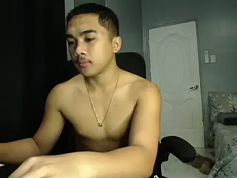 Snapshot of pinoyAdrianneXXX chatting on 11/02/25, 02:36 pinoyAdrianneXXX online show from 11/02/25, 02:36