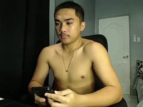 Snapshot of pinoyAdrianneXXX chatting on 11/03/25, 02:24 pinoyAdrianneXXX online show from 11/03/25, 02:24