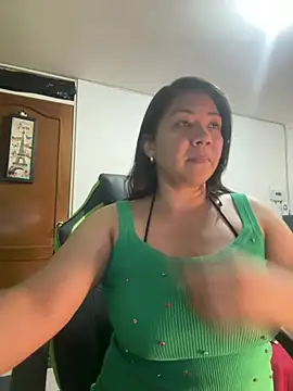 hiilarybrown online show from 04/28/26, 11:32