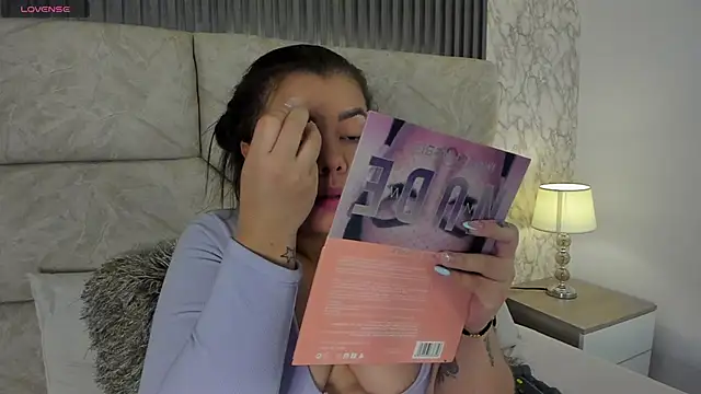 leilapons online show from 10/21/25, 07:58