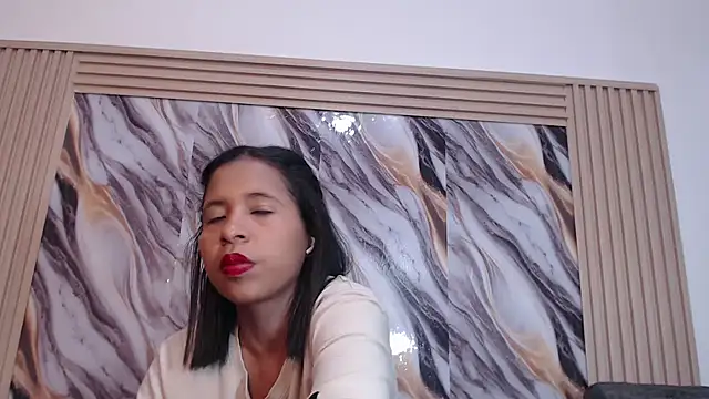 Snapshot of Samantha_Fox69_ chatting on 03/15/26, 02:17 Samantha Fox69 online show from 03/15/26, 02:17