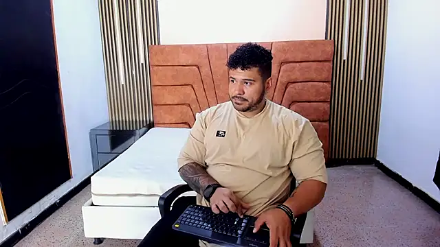 Snapshot of michael_hill1 chatting on 09/29/25, 07:51 michael hill1 online show from 09/29/25, 07:51