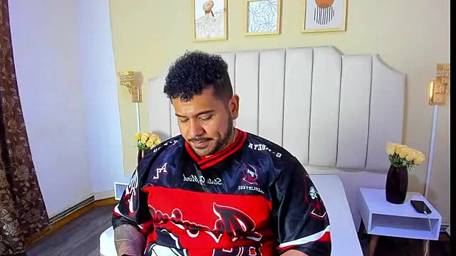 Snapshot of michael_hill1 chatting on 09/30/25, 06:35 michael hill1 online show from 09/30/25, 06:35