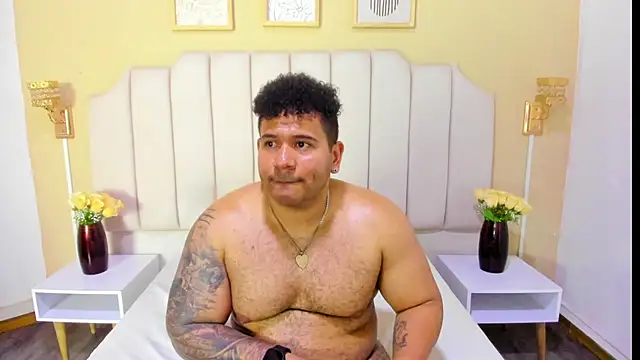 Snapshot of michael_hill1 chatting on 10/05/25, 01:15 michael hill1 online show from 10/05/25, 01:15