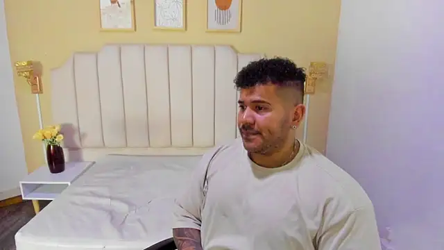 Snapshot of michael_hill1 chatting on 10/09/25, 07:45 michael hill1 online show from 10/09/25, 07:45