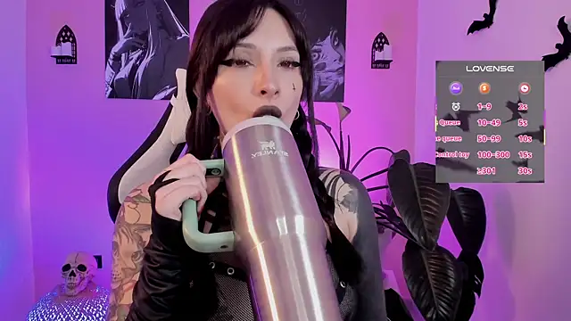 Snapshot of VelvetVampiree chatting on 09/24/25, 01:31 VelvetVampiree online show from 09/24/25, 01:31