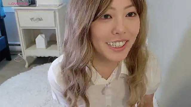 Snapshot of Nana_with chatting on 03/11/26, 09:10 Nana with online show from 03/11/26, 09:10