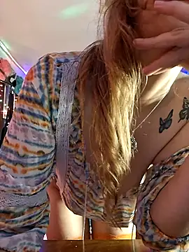 PeachyAriel online show from 03/01/26, 11:51