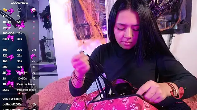 Snapshot of hellenngp chatting on 10/28/25, 08:33 hellenngp online show from 10/28/25, 08:33