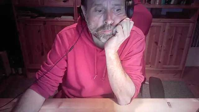 boy40bi online show from 10/22/25, 11:26