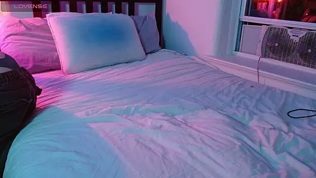 Snapshot of VanessaVipera chatting on 10/06/25, 12:08 VanessaVipera online show from 10/06/25, 12:08