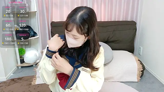 yuu-chan  online show from 10/12/25, 04:11