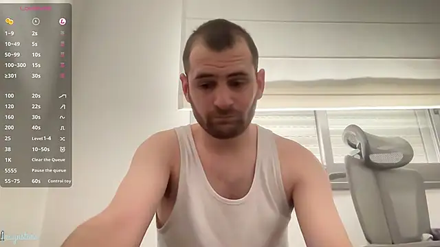 Snapshot of raynstars chatting on 02/18/26, 12:01 raynstars online show from 02/18/26, 12:01