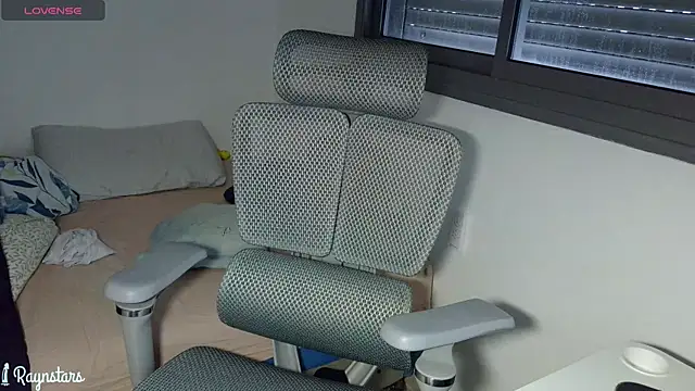 Snapshot of raynstars chatting on 03/21/26, 01:37 raynstars online show from 03/21/26, 01:37