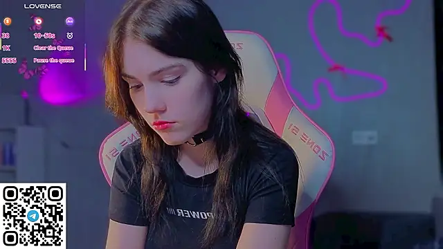 Snapshot of Sophie_SkyAngel chatting on 03/21/26, 06:00 Sophie SkyAngel online show from 03/21/26, 06:00