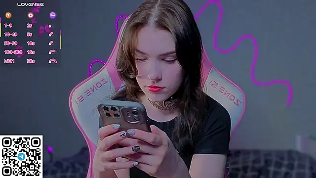 Snapshot of Sophie_SkyAngel chatting on 04/20/26, 02:58 Sophie SkyAngel online show from 04/20/26, 02:58