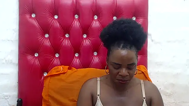 Snapshot of CASSANDRASTONE46 chatting on 10/30/25, 04:47 CASSANDRASTONE46 online show from 10/30/25, 04:47