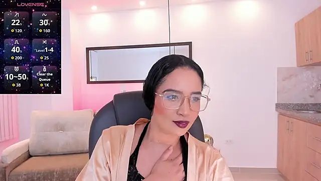 Snapshot of Sharon_breezee chatting on 11/30/25, 04:38 Sharon breezee online show from 11/30/25, 04:38