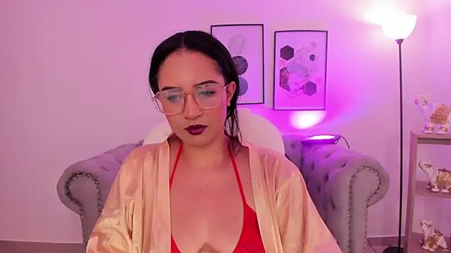 Snapshot of Sharon_breezee chatting on 12/04/25, 04:55 Sharon breezee online show from 12/04/25, 04:55