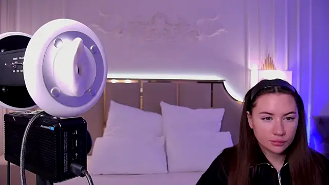 Snapshot of MeganStrain chatting on 09/19/25, 03:08 MeganStrain online show from 09/19/25, 03:08