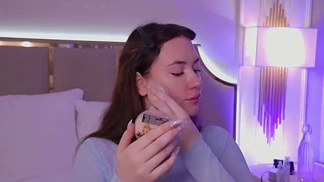 Snapshot of MeganStrain chatting on 09/27/25, 03:11 MeganStrain online show from 09/27/25, 03:11