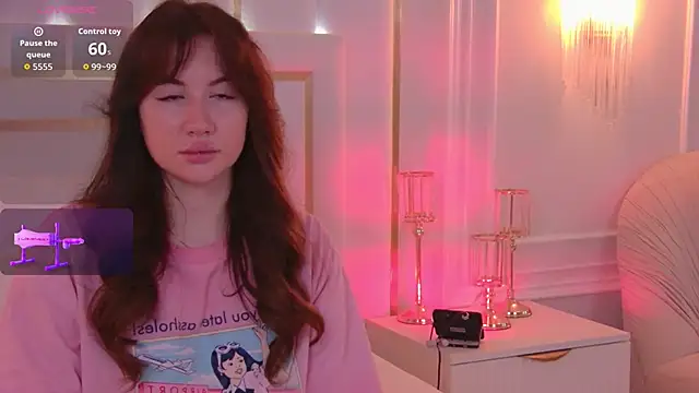 Snapshot of MeganStrain chatting on 10/03/25, 03:36 MeganStrain online show from 10/03/25, 03:36