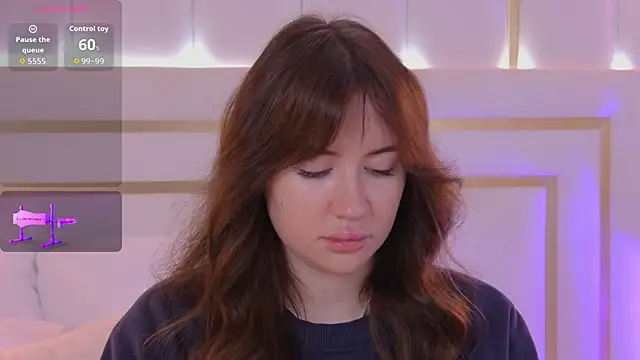 Snapshot of MeganStrain chatting on 10/06/25, 03:15 MeganStrain online show from 10/06/25, 03:15