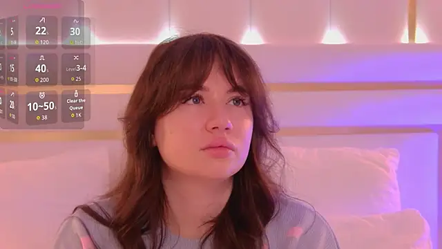 Snapshot of MeganStrain chatting on 10/17/25, 03:31 MeganStrain online show from 10/17/25, 03:31