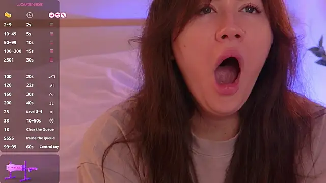 Snapshot of MeganStrain chatting on 11/08/25, 03:07 MeganStrain online show from 11/08/25, 03:07