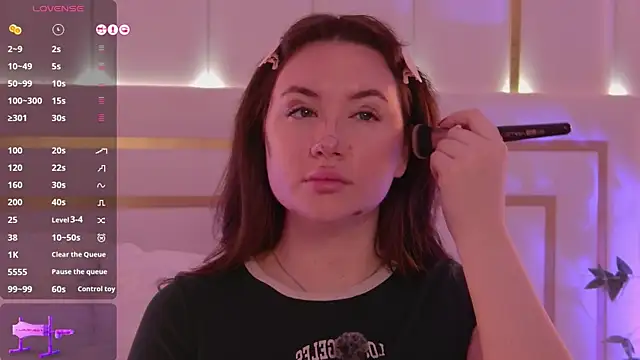 Snapshot of MeganStrain chatting on 11/20/25, 03:18 MeganStrain online show from 11/20/25, 03:18