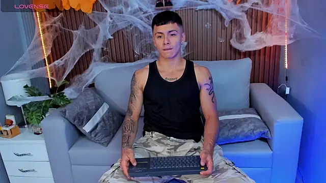 Leo santoro online show from 10/18/25, 01:56