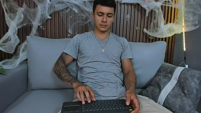 Leo santoro online show from 11/01/25, 02:19