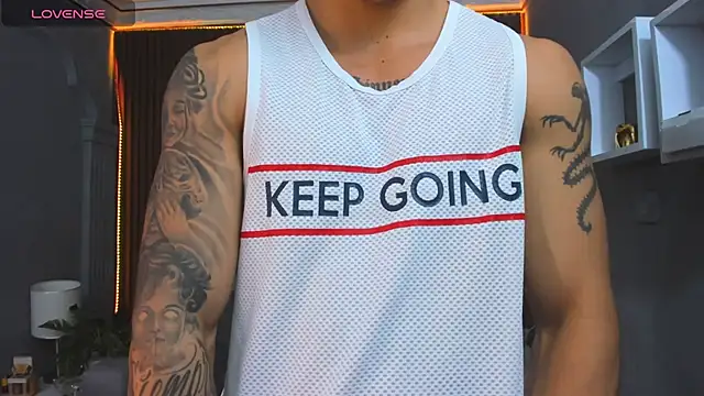 Leo santoro online show from 11/11/25, 01:44