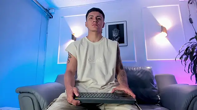 Leo santoro online show from 04/15/26, 02:35