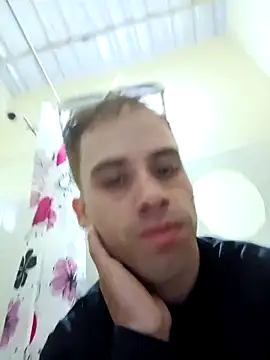 Snapshot of alex-golden chatting on 03/26/26, 12:11 alex-golden online show from 03/26/26, 12:11