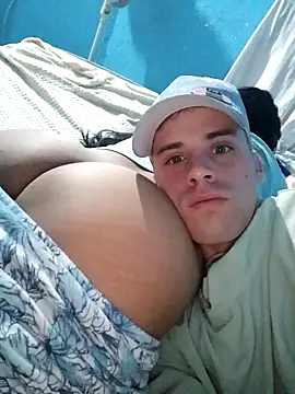 Snapshot of alex-golden chatting on 04/09/26, 01:05 alex-golden online show from 04/09/26, 01:05