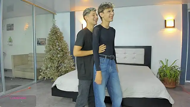 Bisexlifehot   online show from 11/30/25, 11:09