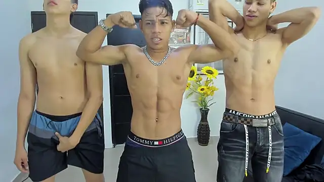 Snapshot of Bisexlifehot__ chatting on 03/25/26, 11:11 Bisexlifehot online show from 03/25/26, 11:11