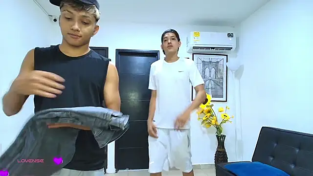 Snapshot of Bisexlifehot__ chatting on 04/10/26, 11:09 Bisexlifehot online show from 04/10/26, 11:09