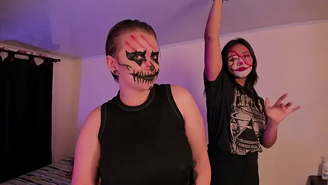 Snapshot of CrazyCakes_ chatting on 10/31/25, 06:58 CrazyCakes  online show from 10/31/25, 06:58