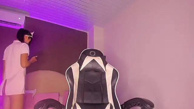  Kendall 19 online show from 04/06/26, 07:48