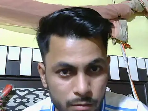 Snapshot of ursdreamperson chatting on 04/20/26, 02:20 ursdreamperson online show from 04/20/26, 02:20