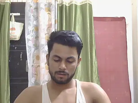 Snapshot of ursdreamperson chatting on 05/18/26, 12:40 ursdreamperson online show from 05/18/26, 12:40